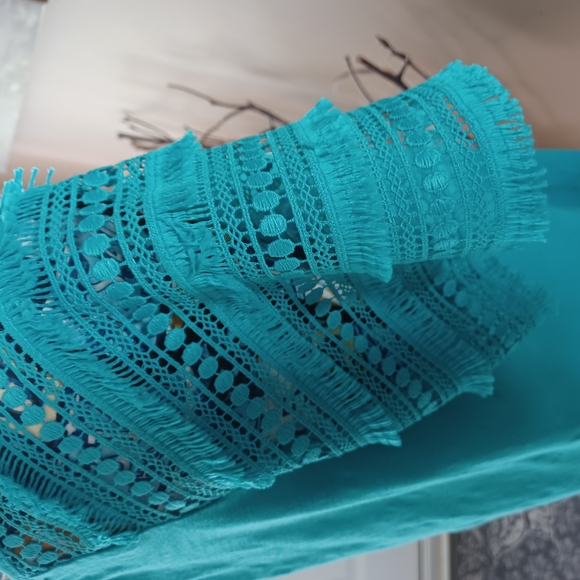 Caribbean Joe Blue Embellished Cropped Blouse Short Sleeves - Picture 3 of 4